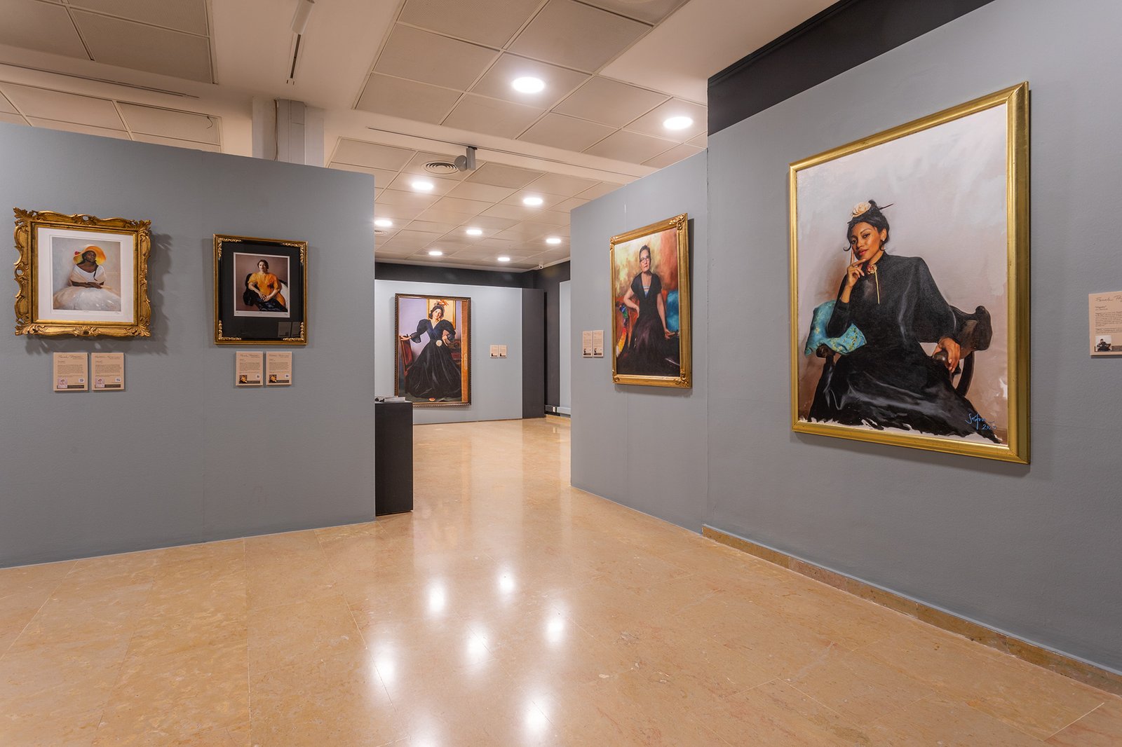 Dignidad en la exposición DONAiDONA del Jardín Botánico de la Universidad de Valencia